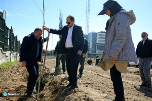 خبرگزاری موج: رئیس دانشگاه تهران: هزینه قابل‌توجهی برای نگهداری فضای سبز دانشگاه تهران صرف می‌شود