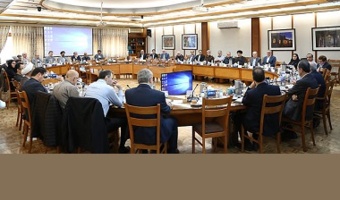تعهد دانشگاه تهران برای ورود به عرصه بازسازی کشور در دوره پساجنگ / فعالیت‌های دانشگاه در عرصه بین‌المللی باید شتاب گیرد / آشفتگی بصری محوطه دانشگاه، مورد پذیرش نیست و باید اصلاح شود / تصویب شیوه‌نامه نحوه انتخاب اعضای حقیقی هیأت ممیّزه دانشگاه